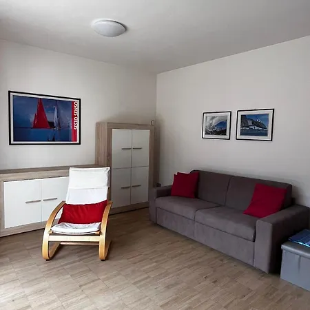 White House Lucia Holiday home Colico