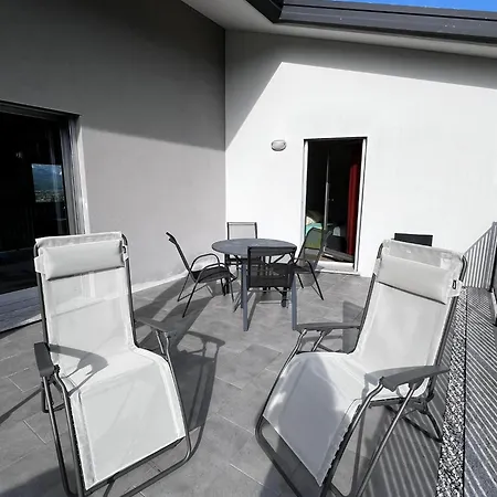 White House Lucia Feriehus