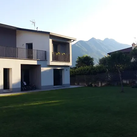 別荘 White House Lucia