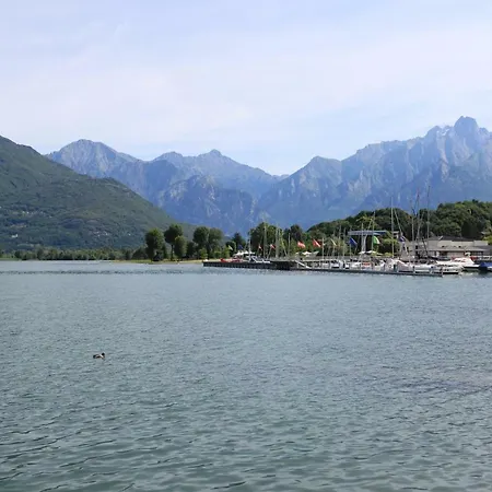 White House Lucia * Colico