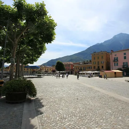 White House Lucia Feriehus *