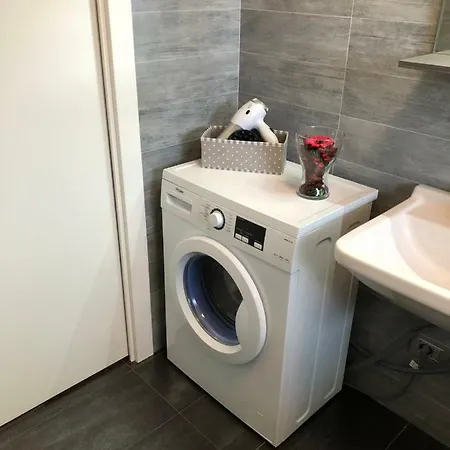 White House Lucia Feriehus Colico