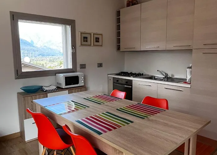 White House Lucia Colico