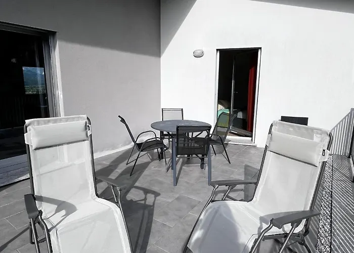 White House Lucia 別荘