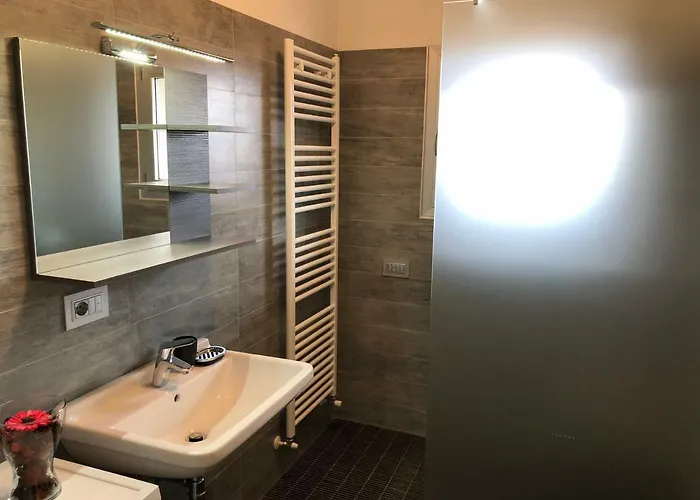 White House Lucia Nyaraló Colico