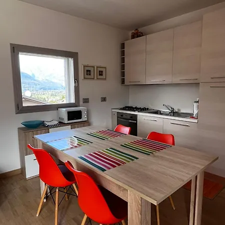 White House Lucia Colico