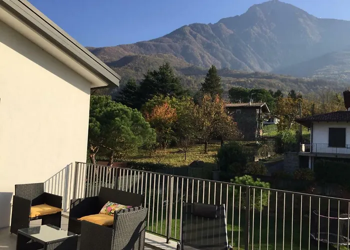 White House Lucia 펜션