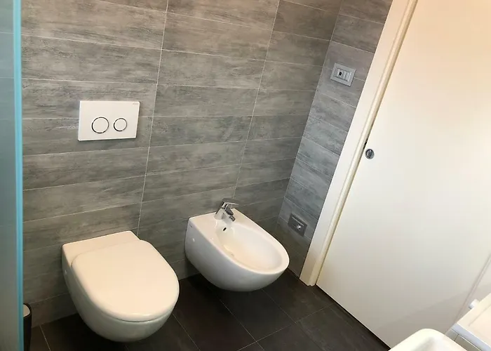 White House Lucia 펜션 콜리코